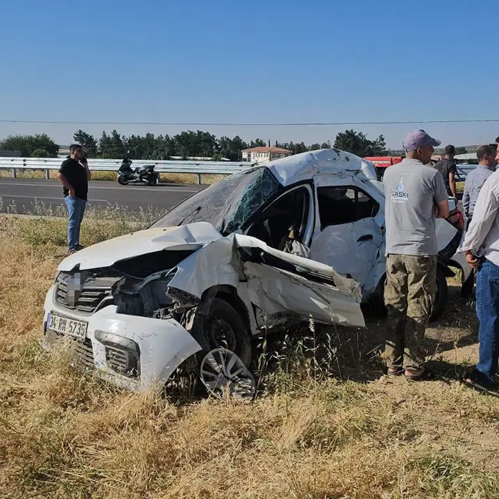 pusholder's tweet photo. Gaziantep'te YKS'ye yetişmeye çalışan bir genç, geçirdiği trafik kazasında hayatını kaybetti. https://t.co/83A8Ta1ueZ
