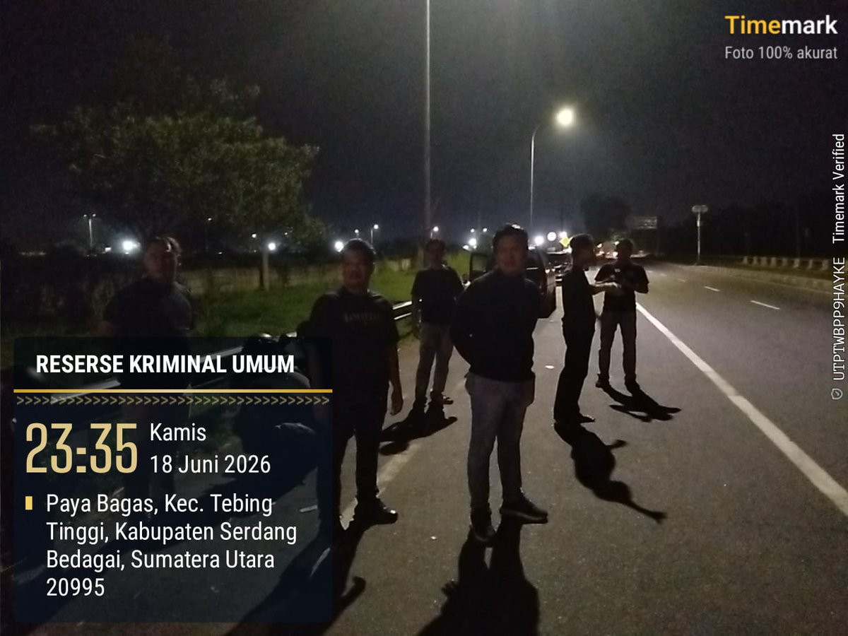 Humas_restinggi's tweet photo. Dalam rangka menjaga situasi keamanan dan ketertiban masyarakat (kamtibmas), Tim URC Jatanras Elang Sakti Satreskrim Polres Tebing Tinggi melaksanakan patroli di sejumlah titik rawan pada Jumat dini hari (19/6/2026). https://t.co/Sv6vlXFA3c