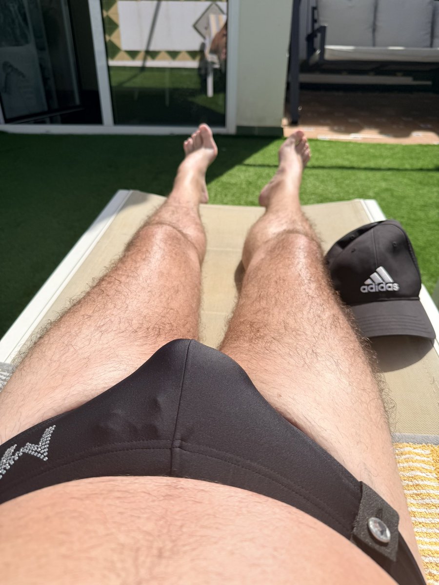 DTsecondacc's tweet photo. ☀️🍆
#SpeedoSeason #SpeedoLife #TinyTrunks #Briefs #Poolside https://t.co/x4JjfEVYeM