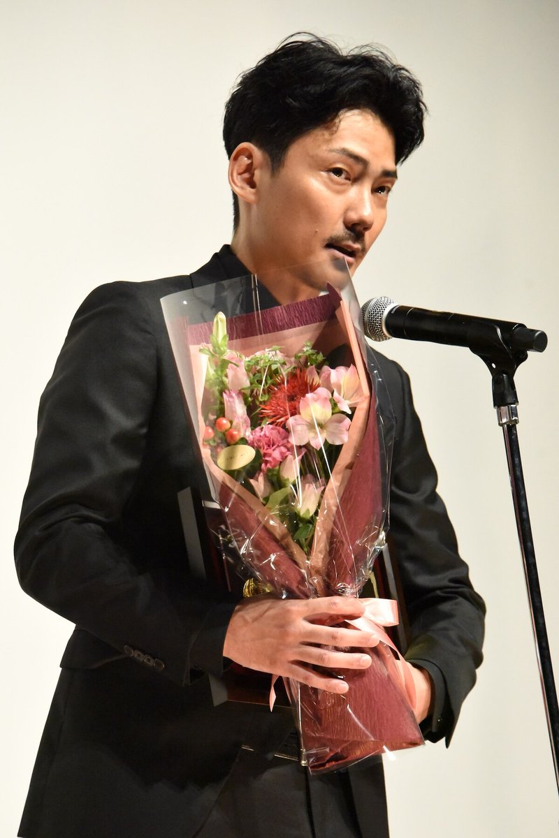 eiga_natalie's tweet photo. 「桐島です」毎熊克哉、日プロ主演男優賞は「今後の役者人生において大きな糧に」

🔻第35回日本映画プロフェッショナル大賞 授賞式レポート
https://t.co/cbsYpdgRt4

#日プロ大賞 #毎熊克哉 https://t.co/aIuCP8NlSs