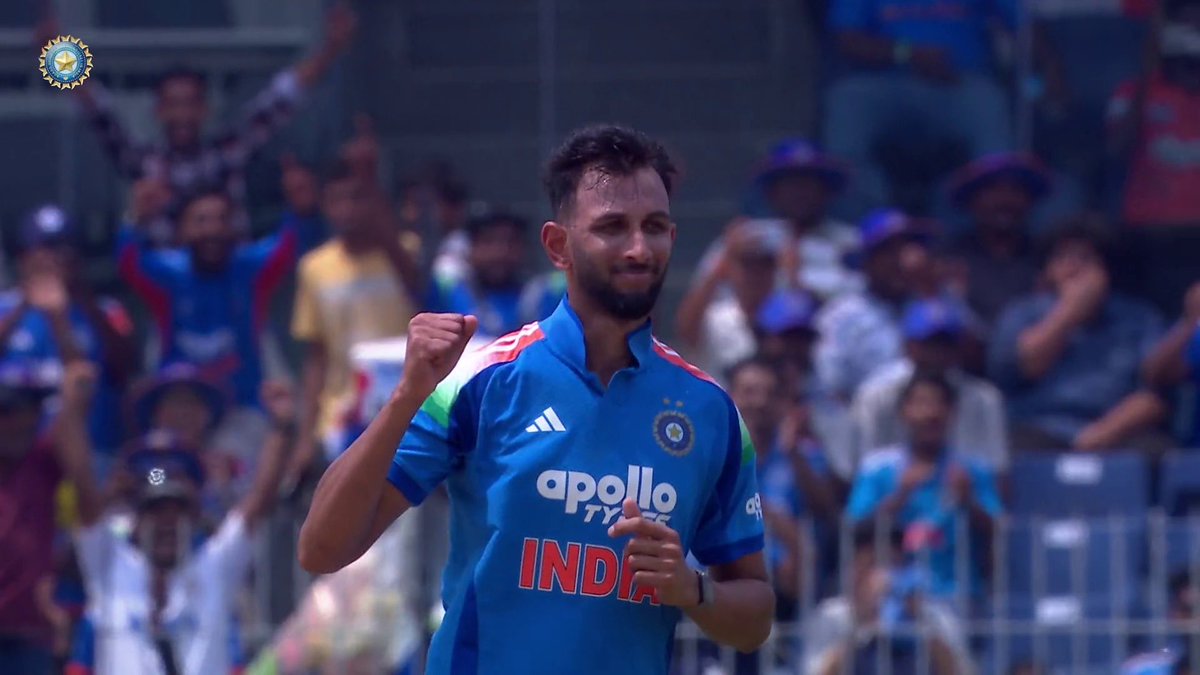 academy_dinda's tweet photo. Gambhir swallowed the hardest pill to drop Harshit Rana and play Prasidh instead.

Blud had to perform💀 https://t.co/RCOIf4txSl