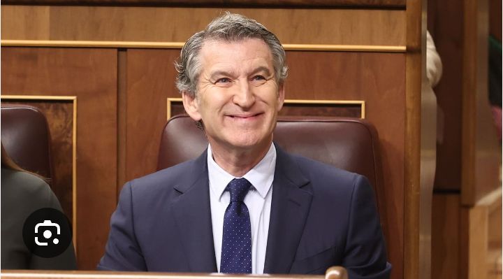 ELTOLAVARA6's tweet photo. Pasará a la historia como el político más inútil y con menos escrúpulos.Lo pagará en las urnas... https://t.co/lj0LZ3K6CL
