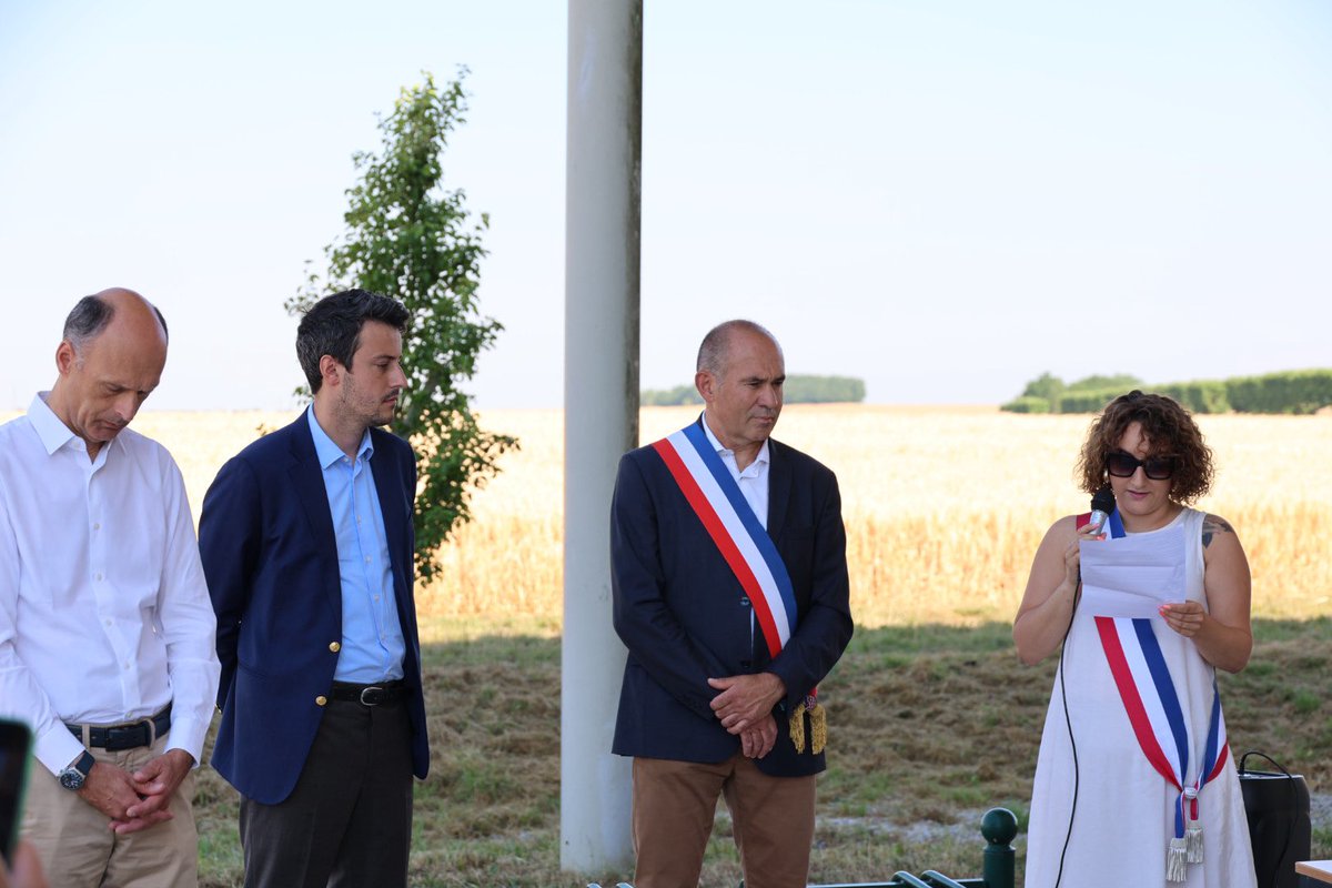 Julien_Limongi's tweet photo. Inauguration ce matin de la nouvelle aire de jeux de Sourdun, aux côtés d’Éric Torpier, maire de la commune, et de son équipe municipale.

Toutes mes félicitations aux élus ainsi qu’à l’ensemble des partenaires qui ont contribué à la réalisation et au financement de ce beau projet.

Cet espace, situé à proximité de l’école et du gymnase, offrira aux enfants de la commune un lieu de jeux, de partage et d’épanouissement.

C’est pour permettre la concrétisation de projets comme celui-ci que je me bats à l’Assemblée nationale pour préserver les moyens financiers de nos collectivités locales. Derrière chaque investissement de proximité, il y a une amélioration concrète du quotidien de nos concitoyens.

Très heureux d’avoir participé à ce beau moment pour Sourdun.