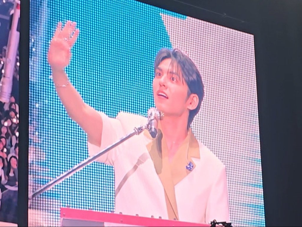 mrsjungchanwoo's tweet photo. DAY6 at today’s The DECADE last stop in Kobe Day 1 https://t.co/sAacMdVUNR