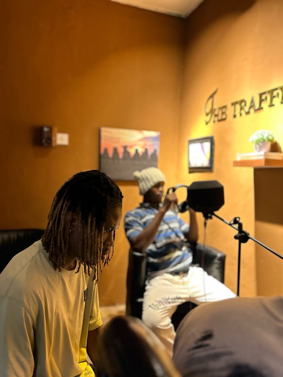bandgvrecords's tweet photo. All in perfect timing https://t.co/hAg83kifk0