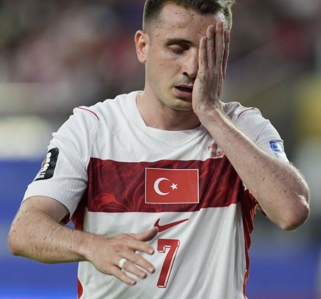 AvantajPost's tweet photo. Dost olan Türkler kusura bakmasınlar, şunu buraya not etmek gerek; çoğu Türklerin kafası ırkçılıkta, faşistlikte, sahtekarlıkta vbg. konularda iyi çalışır, ama iş bilime, iyilik yapmaya ve özellikle de spora, bu sabah olduğu gibi, geldi mi beyin donuyor. https://t.co/PCTdRYh4yO