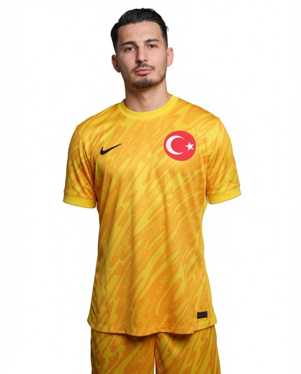 Mr_Three_3's tweet photo. Milli takımda 40 maçta 61 gol yemiş🪣 #MilliTakım #BizimÇocuklar #türkiye #uğurcançakır https://t.co/HtWSlflcJQ