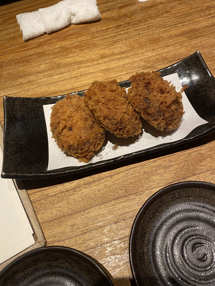 YabaiModeling's tweet photo. 御八
三人で焼き鳥と揚げ物たらふく食べたけど、
4000円丁度くらいでとっても楽しめた！

しかも大ぶりでふわふわな焼き鳥は激うまでした✨ https://t.co/HMCUryBbt0