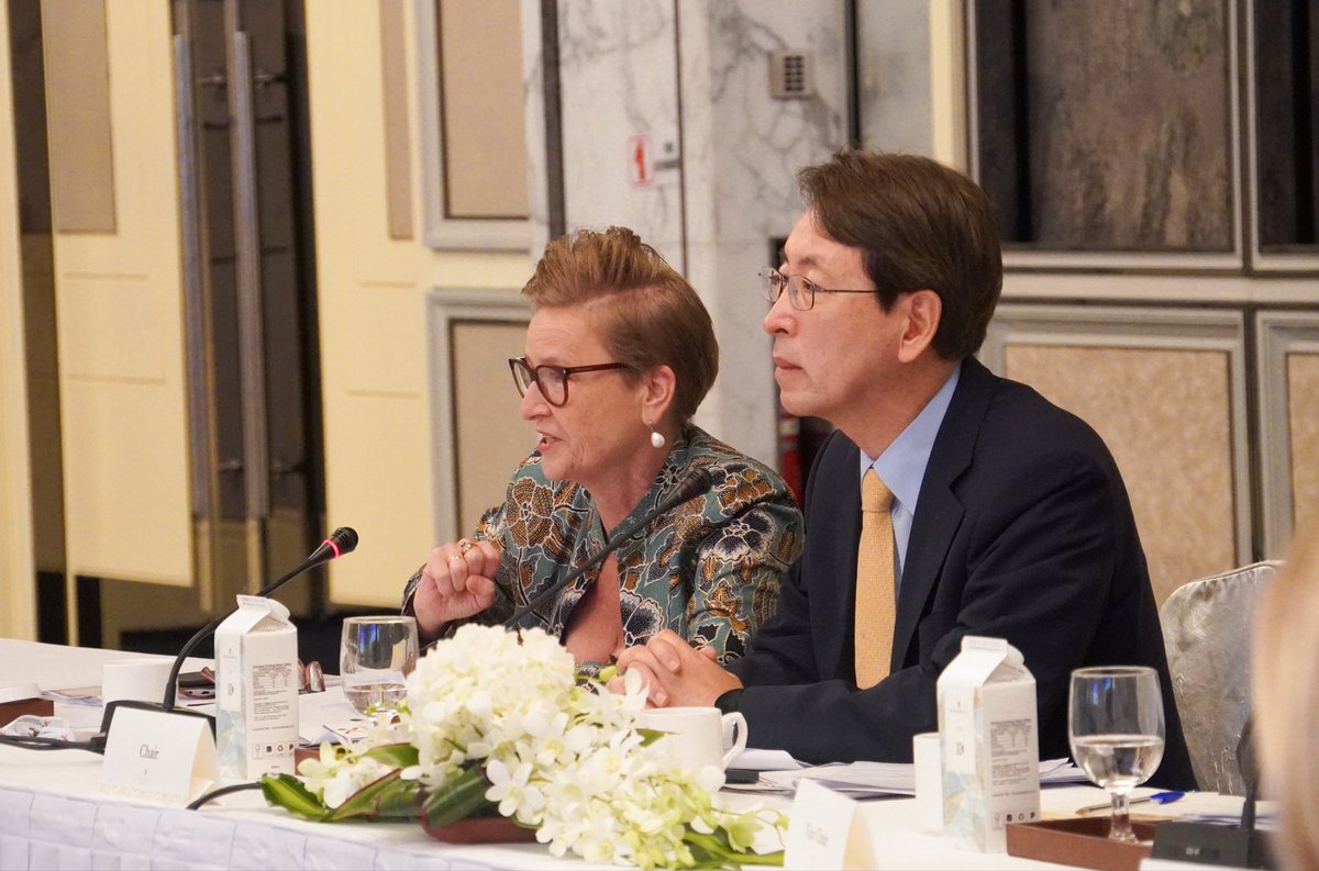 aseforg's tweet photo. ⭐️ Building the future of Asia-Europe cooperation at ASEF 47th Board of Governors.
 
👏 On the second and last day of the 47th BoG’s meeting, 17 proposed ASEF projects for 2027 were approved by the Board.  

The Board was pleased with the work done by ASEF and provided valuable comment on the Foundation’s proposed Strategic Plan for 2027–2030.
 
🎭The gathering concluded with the closing curtain of the 8th Asia-Europe Cultural Festival – “Elusive”, a contemporary dance performance celebrating artistic collaboration between Asia and Europe - bringing an inspiring close to the week.
 
As ASEF approaches its 30th anniversary, we are happy to receive the strong engagement of all the representatives present.🌟 Thank you to all our Governors and representatives for your firm support and commitment.