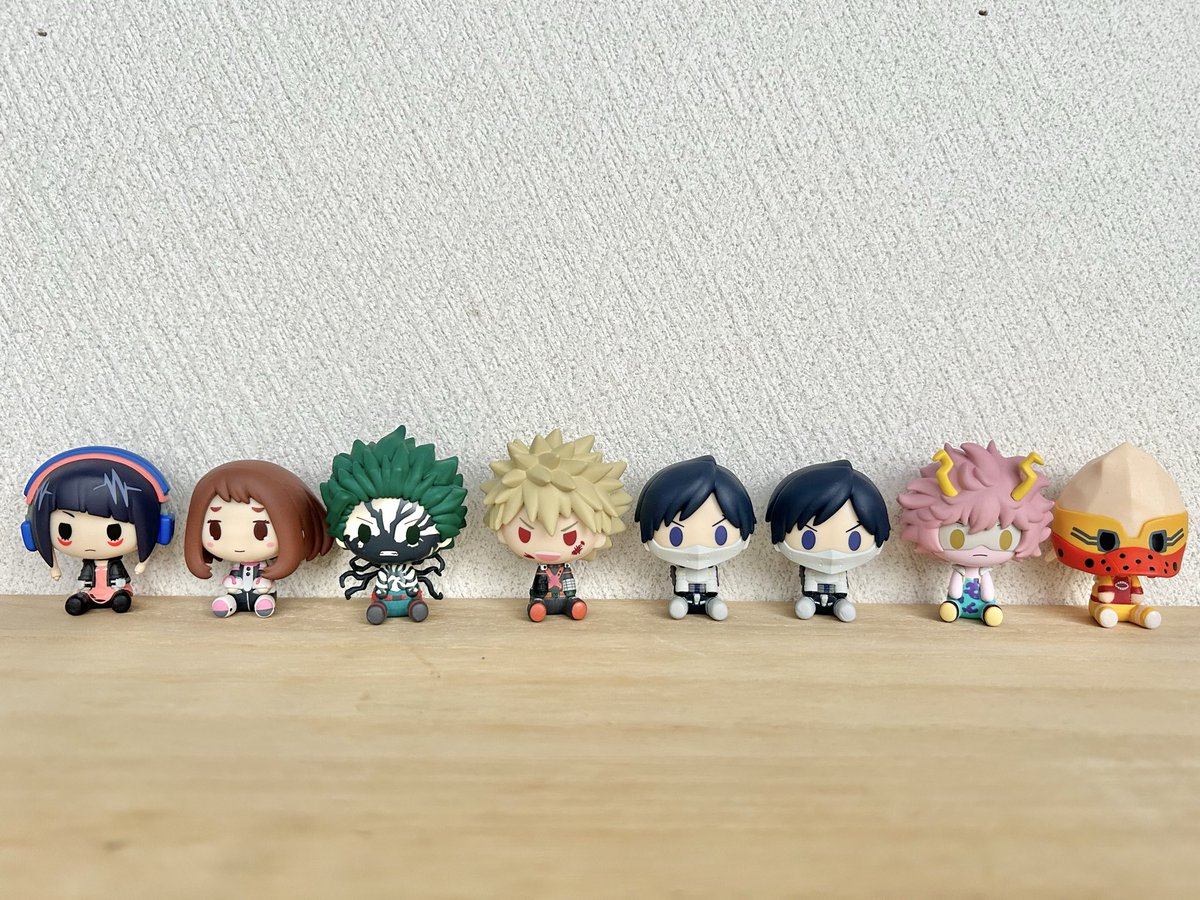 sun__sun25's tweet photo. フルから10回爆死からの追加10回でCゲット。AとE狙いで5回追加するも爆死。別の店舗でほぼフルから8回引いてまた爆死💀最初の店舗に戻ると完売…ならさっきの店舗へ！と急いで行くと完売…お仕事まで探し回ったけどどこも完売。33回でCだけ😇切島くんも当てられず…カナシイ。 https://t.co/3WSWPUgqeT