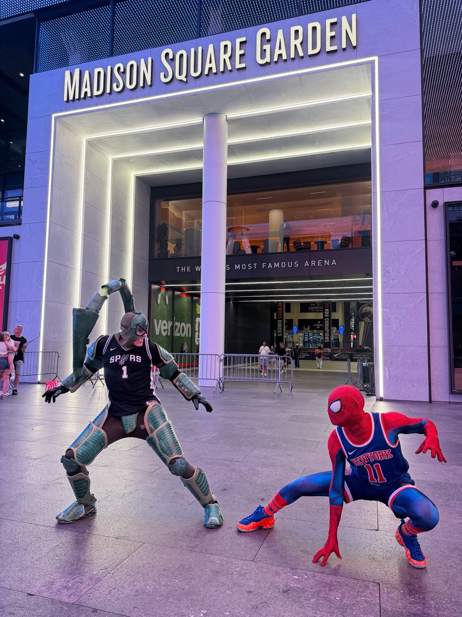CosPlayNay tweet media
