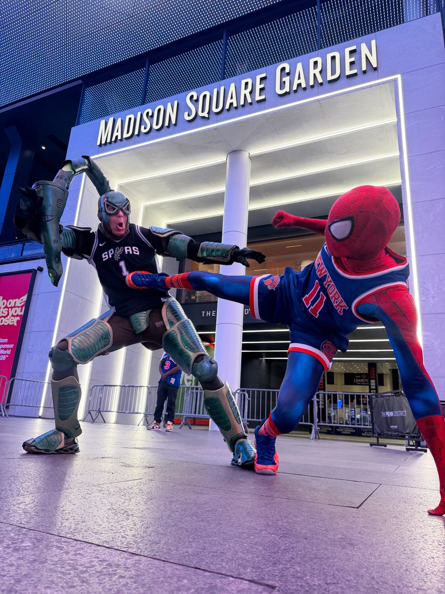 CosPlayNay tweet media