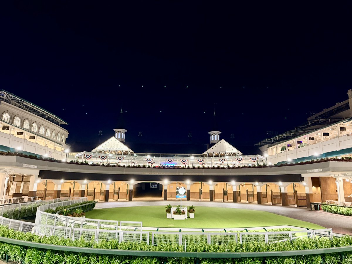 HorseRacingKK's tweet photo. A busy Saturday is on tap at @ChurchillDowns, starting this morning with a work tab that could feature several contenders for next Saturday's Stephen Foster Day card. 

Entries will be drawn later this afternoon, followed by tonight's Downs After Dark program at 6 p.m. ET. LFG! https://t.co/wt2kYFCqBb