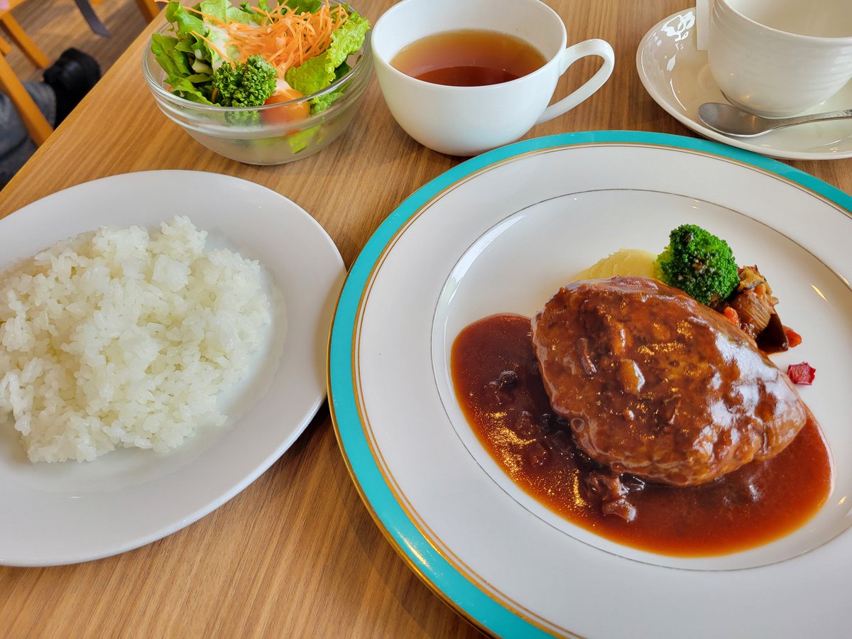 ponkochyu's tweet photo. ママ上と山梨遠足してきた✨
さくらんぼ狩り、牧場でお昼ご飯、信玄餅詰め放題！！
全部楽しかったし、食べたものも全部美味しかった🤤🫶💕 https://t.co/9AP9040Q4u