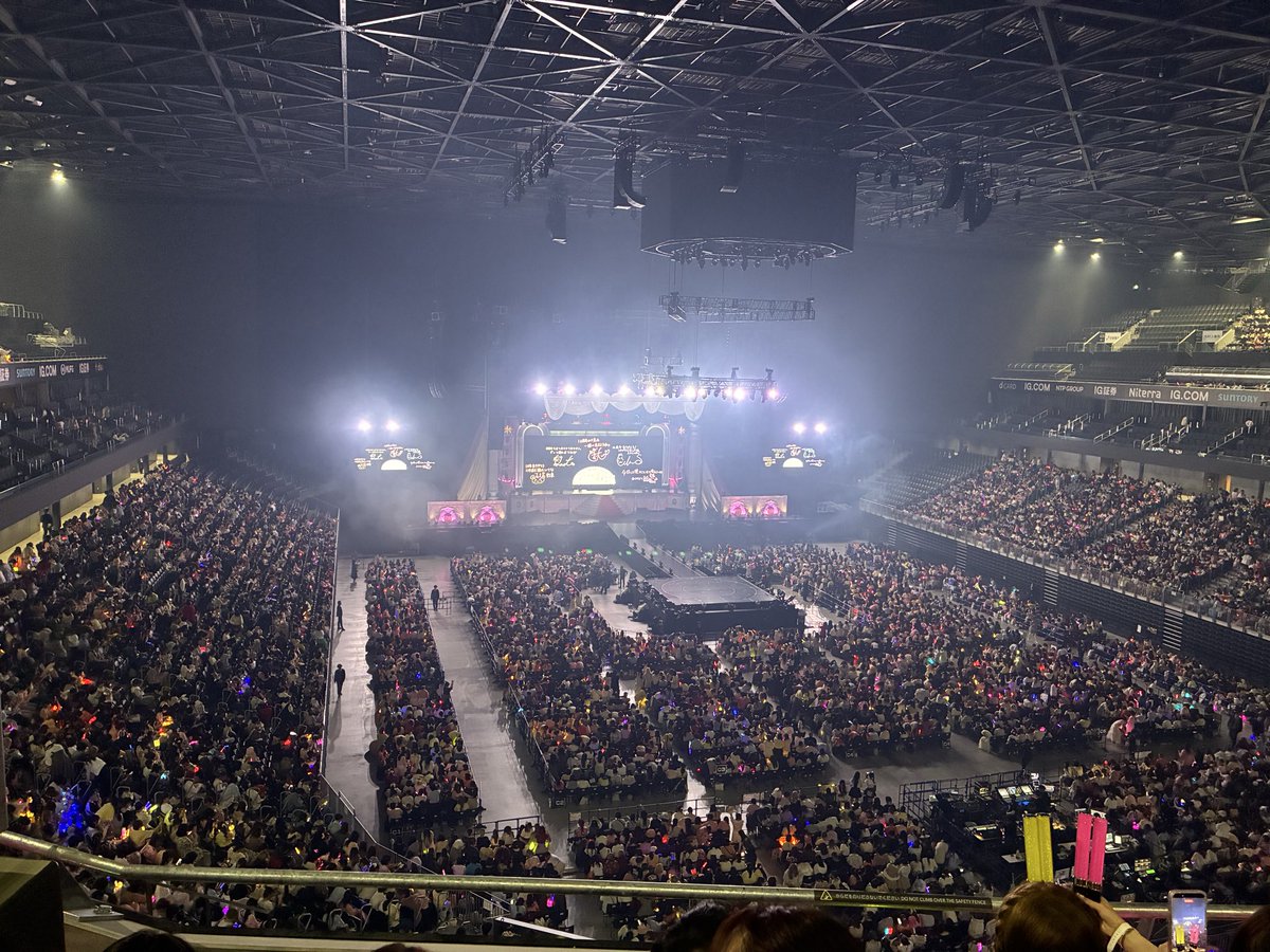 Kirinnrinn0731's tweet photo. すとぷりのライブ行ってきた
ほぼ誰かも知らんしマジで興味本位だったけど、正直ものすごかった…
やっぱここまで有名になってきたなりの理由があるって感じたわ…

少なくともいわれもない誹謗中傷を浴びせられていい人たちには見えんかったよ。
すごい本当に。光り輝いてた。
#すとぷり #STPR https://t.co/Ao2V9FJgGv