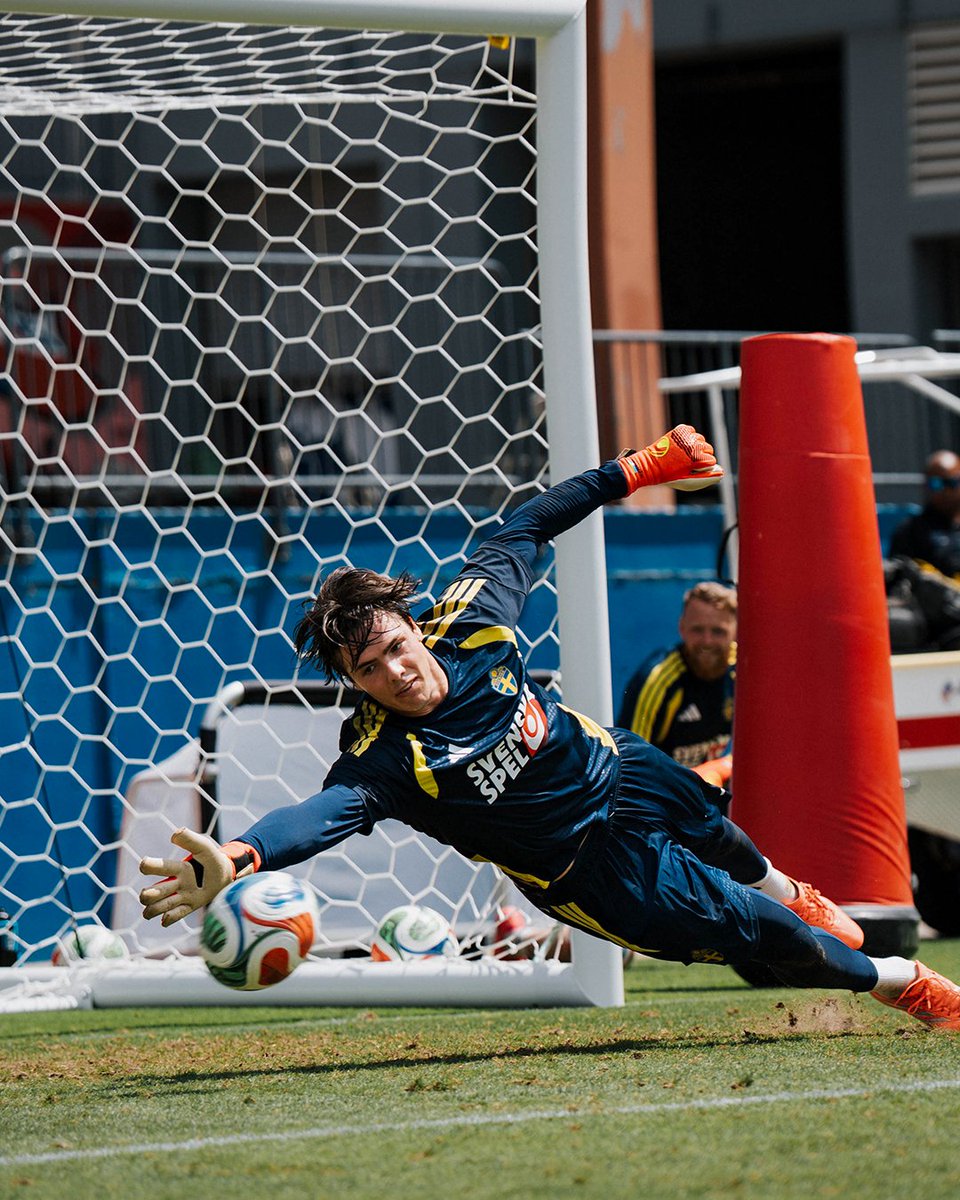 dcfcofficial's tweet photo. Another Group F test for Jacob in Texas tonight.👊

@svenskfotboll take on the Netherlands at 6pm. 🇸🇪 https://t.co/koUnprE6au
