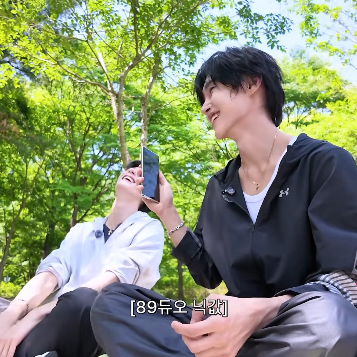 tutustyyyy's tweet photo. แอนตันรักตัวเองบ้างนะลูก มองแต่วอนบินฮยองอยู่อย่างงั้น🫪 https://t.co/PD9xGnZVSG