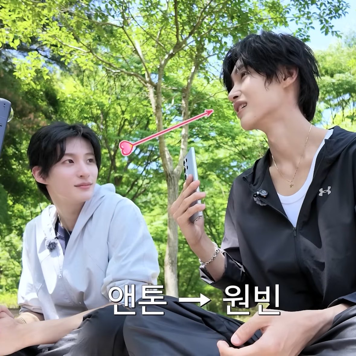 tutustyyyy's tweet photo. แอนตันรักตัวเองบ้างนะลูก มองแต่วอนบินฮยองอยู่อย่างงั้น🫪 https://t.co/PD9xGnZVSG