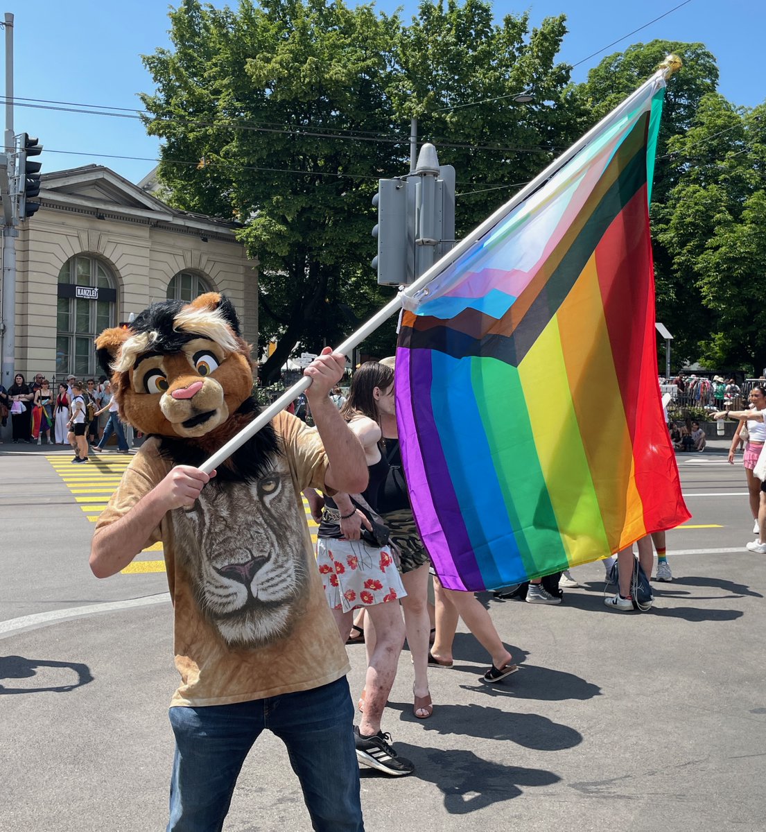 Kitwana @ Anthrocon tweet media