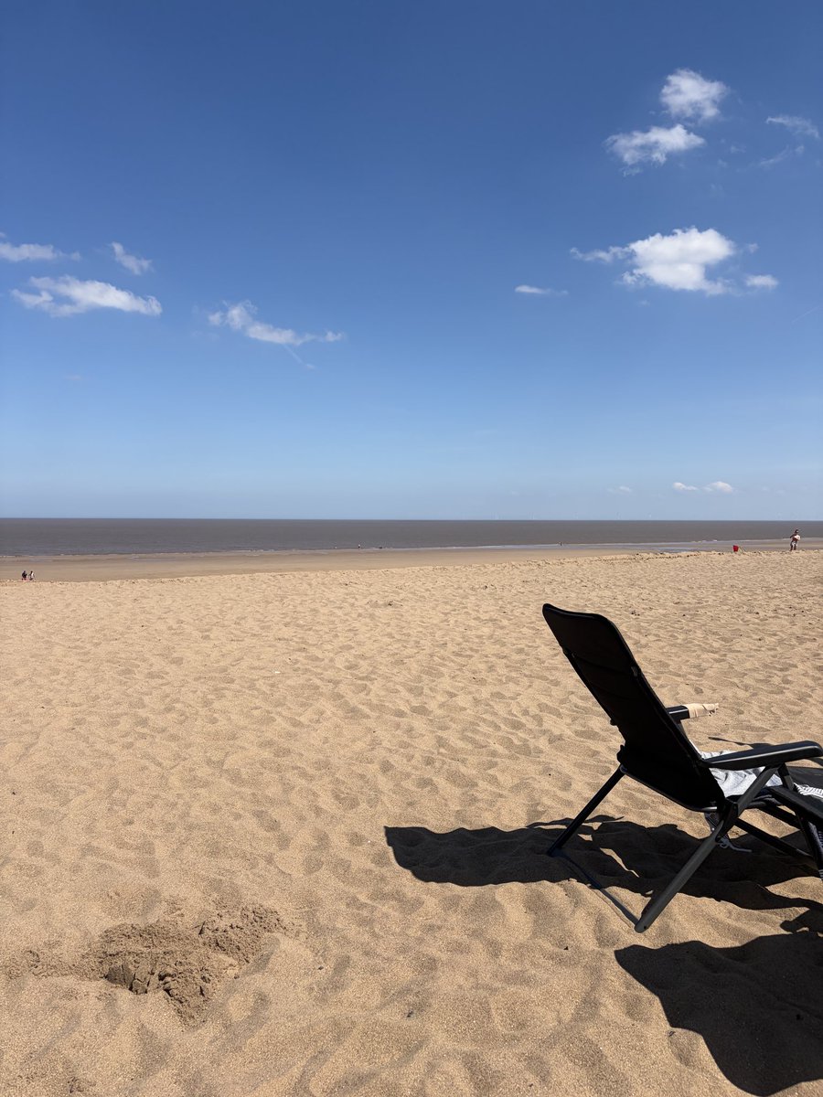 ___Lesley___H's tweet photo. Enjoying a delightful weekend away by the sea for Grandmas birthday 🏖️🥂🎉😎 https://t.co/qQZpbo60tA