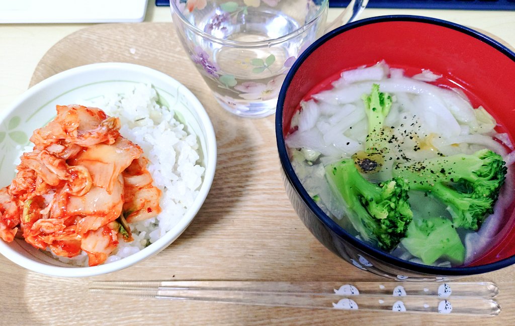 edmsh's tweet photo. ノーマネーデーの晩御飯って、ホントにこんなもんですよフフ🙂 https://t.co/x3GMhzoMPp