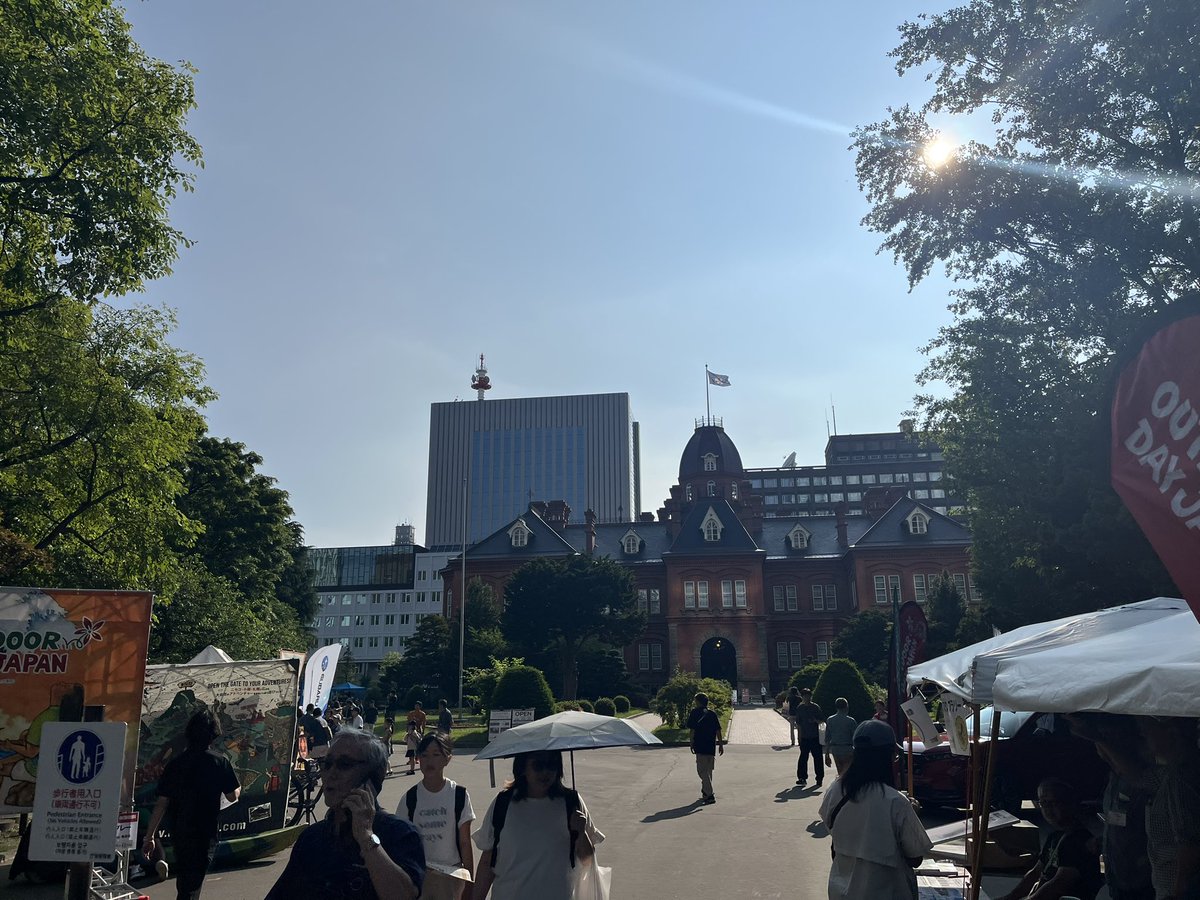 blackmuto53's tweet photo. 今回の旅行は2日目の夕方から雷雨に見舞われたけど概ね問題なく非常に満足いく旅行になりました！！

やっぱり北海道は良いねぇ😁(駅前ビルが工事してて佐藤水産が無くなってた💦) https://t.co/zPzvJXal8P