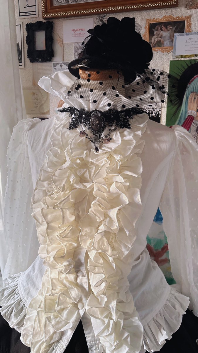_anonymous_ooo's tweet photo. today’s outfit ☝︎

blouse ¥1990-
https://t.co/Xwq5iGns0X

skirt ¥550- (倉庫限定価格)
hat ¥110-(倉庫限定価格)
necklace ateler Beatrice ¥2590-(new商品)

※パニエ着用
※パニエは付属しておりません。 https://t.co/stHKgcYUwT