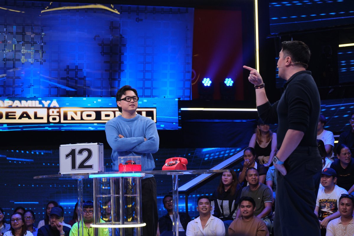 Kapamilya_DOND's tweet photo. Magtatago kaya ng swerte ang briefcase #12 ni Jeremy G? Alamin ngayong gabi sa #KapamilyaDealOrNoDeal! #KDONDJeremy 💼☎️ https://t.co/Hg2b4dngR5