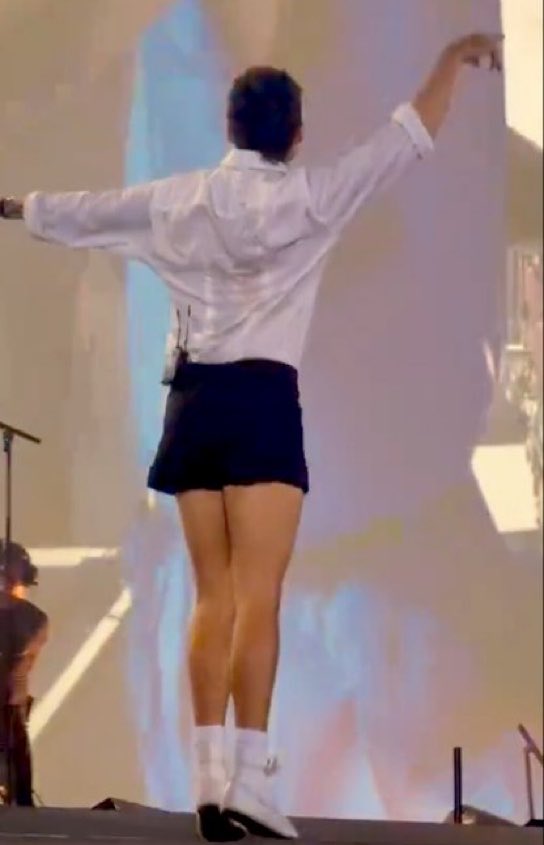 sluttyshortsrry's tweet photo. Starting a rumour this was a skirt https://t.co/ZYzDjHHMr1