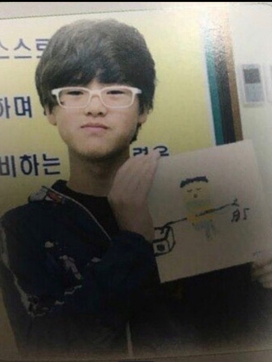 zzgzfff's tweet photo. 담배를피우던13살이병재군 https://t.co/W13IpPjmiI