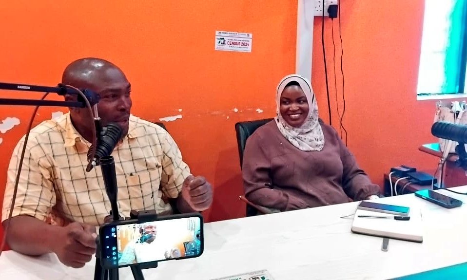 MafabiAshaNabul's tweet photo. 🎙️ This morning, I appeared kn Elgon FM, where I joined fellow leaders to discuss matters of national and regional importance. I was honored to share the panel with Hon. Sarah Nambozo Wekomba, Hon. Peace Khalayi, Mr. Emmanuel Bwayo, and other distinguished leaders, among others. https://t.co/tDoy8VplSK