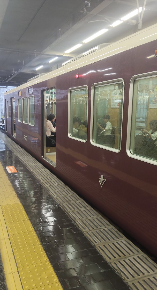 cE9skewP3z9176's tweet photo. 小川千奈キャスター こんにちは.
今日は乗り鉄🚋してきました.
気温差に気をつけて佳き夜🌃をお過ごしくださいね.
#小川千奈 https://t.co/jQoHCJpFRh