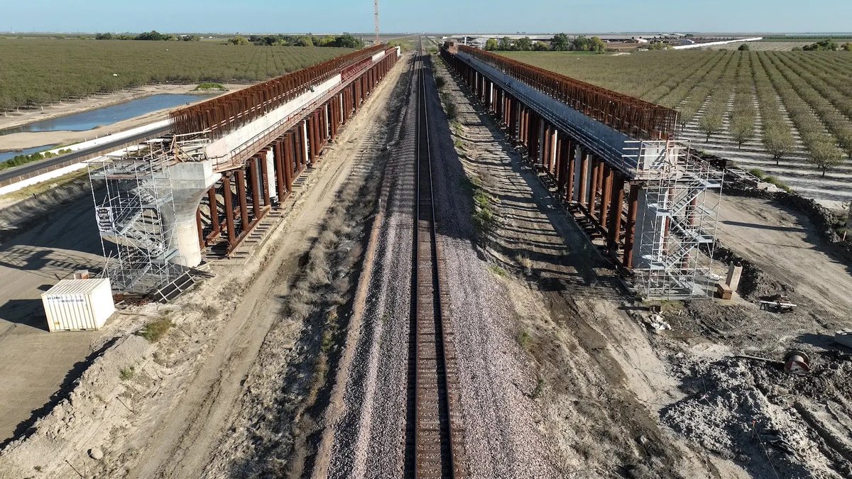 deerlakep's tweet photo. @dwallacewells How’d it go with the California high speed rail? https://t.co/j2l9XMjuE2