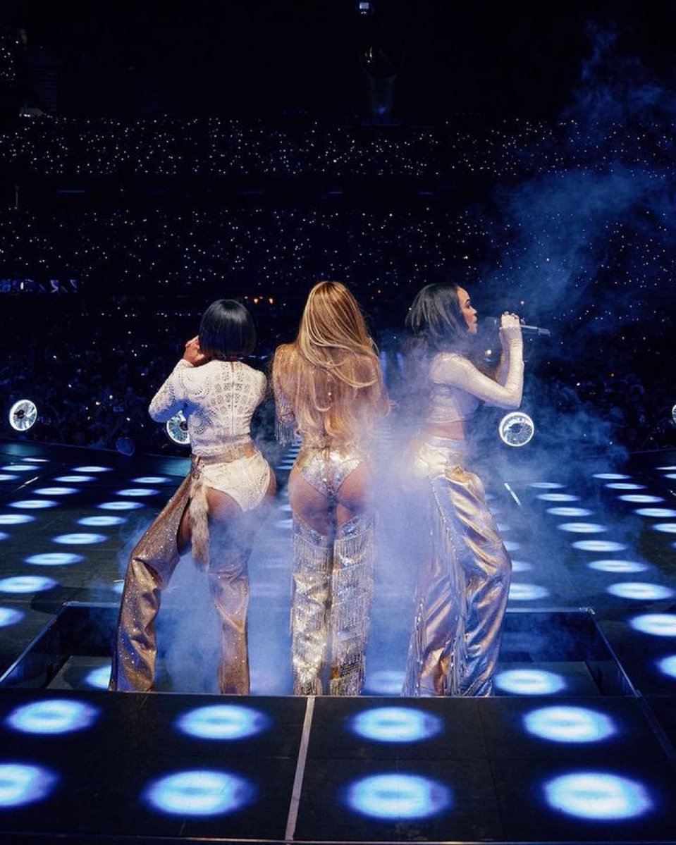 CowboyCarterWT's tweet photo. It’s Destiny’s Child, bitch https://t.co/xYQEbB55XO