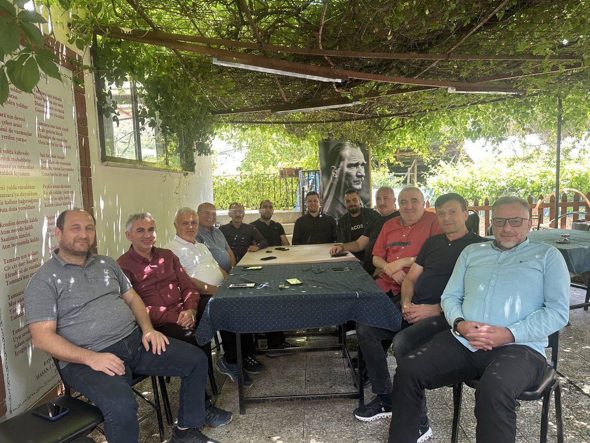 tatliikenan's tweet photo. ￼✔️TAM￼ZARA… ​"Yol yürümekle tükenmez, yoldaşlar unutulmaz... AK Parti'mizin geçmiş dönem teşkilat mensupları, davamızın yükünü omuzlamış değerli dostlarımızla bir araya geldik. Eski günleri yâd ettik, hasret giderdik. İlk günkü aşkla, ahde vefa ile durmak yok, yola devam!" https://t.co/0cEMMLlSHs