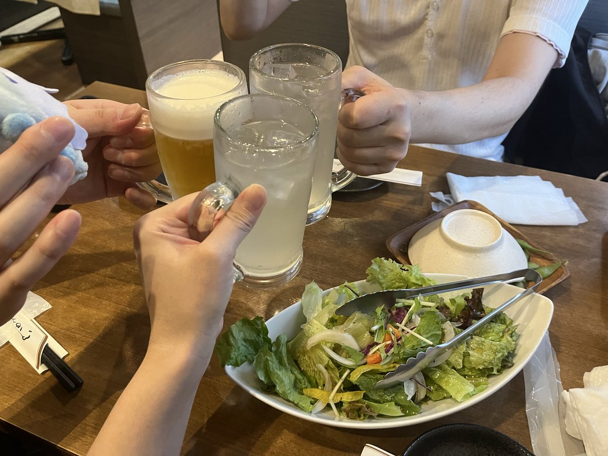 IT_howling's tweet photo. 雨なので仕方ないから酒を飲む。 https://t.co/CDvWIMvNSd