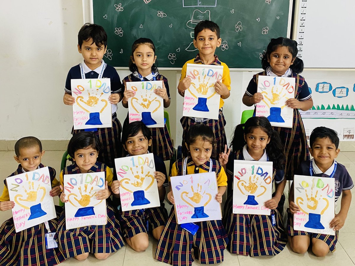 sage_school's tweet photo. 💙 Celebrating Father's Day with love and gratitude! Students showcased dance & music performances and created heartfelt greeting cards for their fathers during a special assembly. 👨👧👦✨
#FathersDay #SpecialAssembly #StudentFirst #EnlightWithSage #Gratitude #SchoolCelebration 💙 https://t.co/AKCFqqWMGB