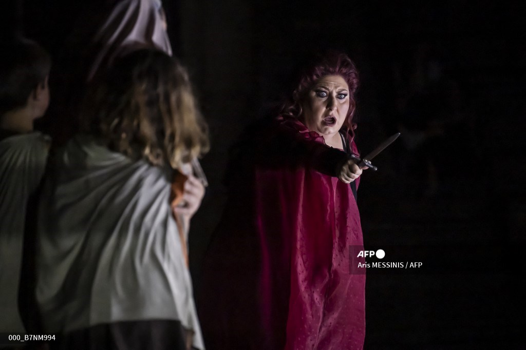 AFP's tweet photo. Sixty-five years after it last hosted an opera performance, Greece's renowned ancient theatre of Epidaurus is revisiting the seminal 1961 performance of Medea, headlined by Maria Callas in one of the legendary soprano's career highlights.
➡️ https://t.co/j7ms0rl6v2 https://t.co/MZS8dw06iz