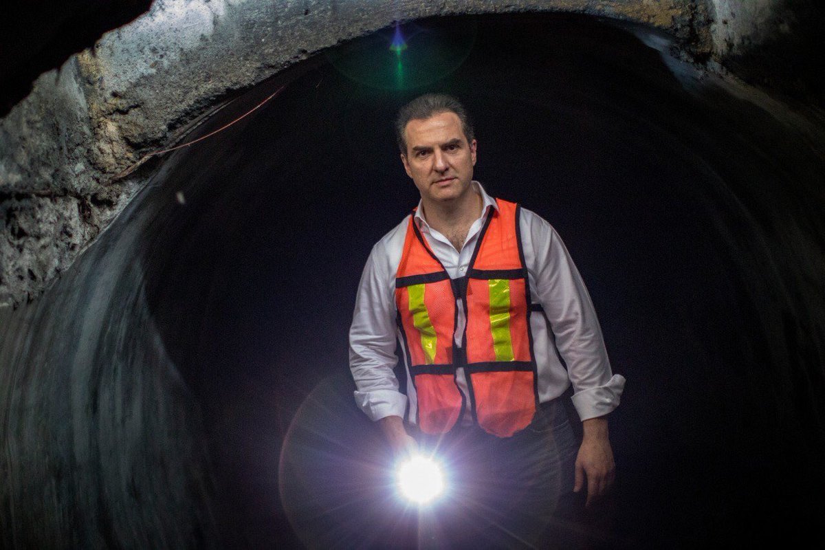 chairo_alfa's tweet photo. @AsiEsMonterrey Ya vi a Adrián de la Garza arreglando sus problemas cuando sea gobernador https://t.co/DoIxBFGFI9