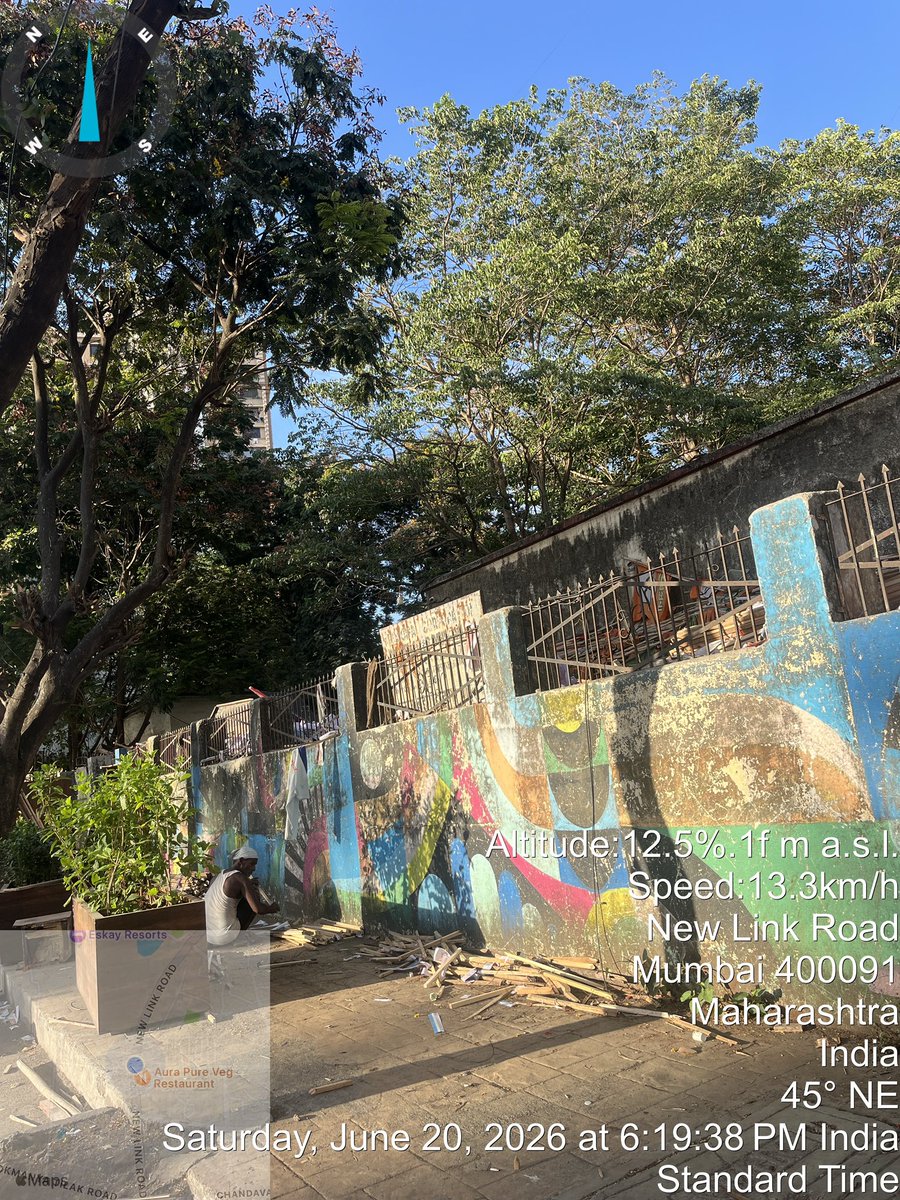 AnupamGarud's tweet photo. बैनर आणि भंगार चा माल विकायला सुरुवात @mybmcWardRC @mybmc @AshwiniBhide विना टेंडर बिना पकोणत्याही प्रक्रिये शिवाय अनधिकृत कारवाई केलेले सामान भंगार मध्ये @mybmcWardRC ने सुरुवात केलेली आहे स्थळ नेहमी प्रमाणे योगीनगर लिंक रोड बोरिवली पश्चिम @mybmcWardRC चे गोडाऊन https://t.co/KmbKCropo1