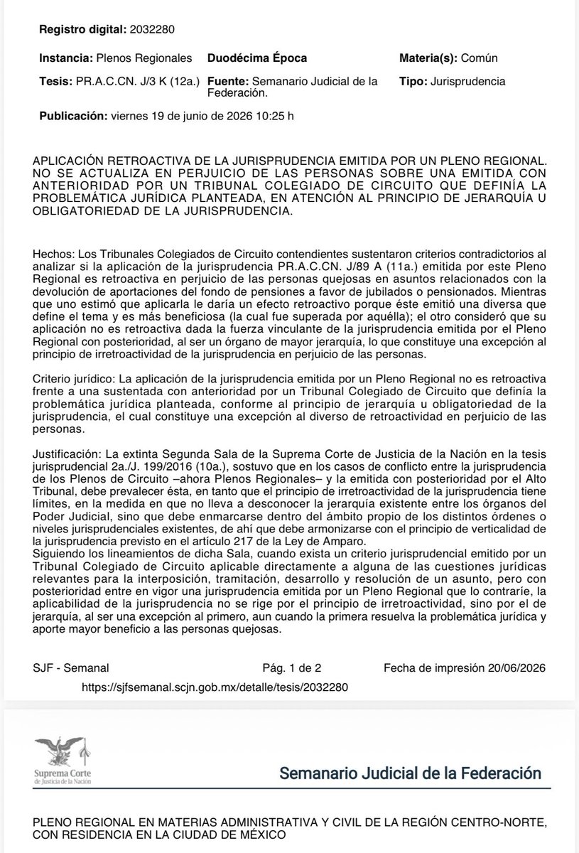 veroosornio's tweet photo. 1️⃣Existe un criterio jurisprudencial emitido por un TCC  aplicable directamente a una cuestión jurídica.

2️⃣Con posterioridad,  entra en vigor una jurisprudencia emitida por un Pleno Regional contraria al criterio del colegiado. 

¿Cuál aplican? La de colegiado es más benéfica. 

 🏛️ La aplicabilidad de la jurisprudencia no se rige por el principio de irretroactividad, sino por el de jerarquía.