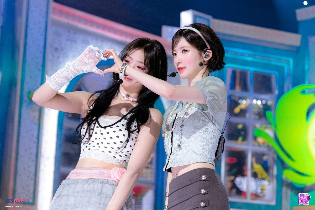achyoen's tweet photo. ᅠᅠ
ᅠᅠ

𝖮𝖭 𝖠𝖨𝖱 𓍢ִ໋🪩 :: 𝖻𝖾𝗁𝗂𝗇𝖽 𝗍𝗁𝖾 𝗅𝖾𝗇𝗌
ᅠᅠ
ᅠᅠ
ᅠᅠ https://t.co/3VNchLwtTK