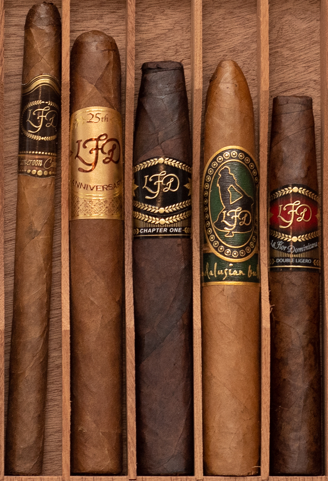 MaxwellsCigar's tweet photo. DON'T FORGET FATHER'S DAY!

Give Dad the premium relaxation he deserves this Father's Day.
Maxwell's Cigar Bar has everything you need to celebrate him, from hand-rolled premium cigars and luxury accessories to customizable gift cards.

Stop by today to find the perfect gift, or let him choose his own experience.
Raise a glass, light a smoke, celebrate Dad!

Maxwell's Cigar Bar...Woodstock, Ga.
