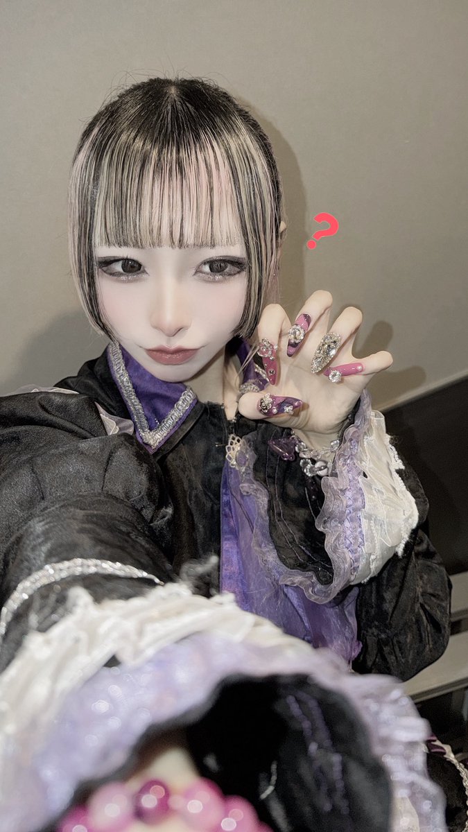 藍良あれれ tweet media