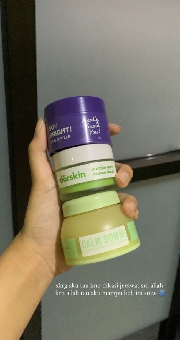 scudraviewpg's tweet photo. @UNDIP_FESS bisa beli moist sampe 300k kok, bayar ukt gabisa? https://t.co/lknoxJiGRS