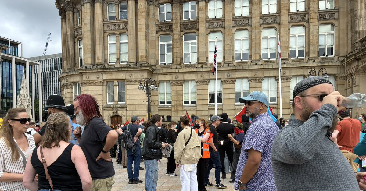 LauraCrimRiley's tweet photo. Great day to oppose fascism in #birmingham #fascistsout #wearethemany https://t.co/Ogq1oyD2UI