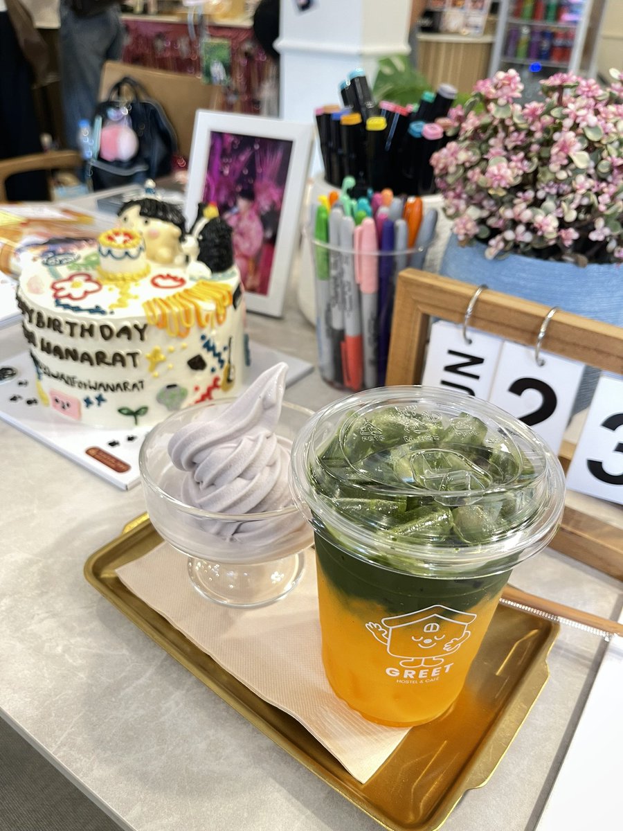 noah_ying's tweet photo. ไปแกลวันเกิดน้องวอร์ LOVEiS CAFE ,ꜰʀɪᴇɴᴅʟʏ ᴍᴇ ᴄᴀꜰᴇ ,𝐆𝐫𝐞𝐞𝐭 𝐂𝐚𝐟𝐞 𝐒𝐚𝐦𝐲𝐚𝐧 , eattention pleas 4 แกล ได้กาแฟมา 6 ทานร้าน 2 นำกลับ 4 และของน่ารักๆ อีกเพียบ ☕️🎁🥰
#HBD32ndAllForWanarat 
#aWARplatonicus 
#32StarOneWar
#32thwarverse
@warwanarat #warwanarat https://t.co/yfvvV2PHqb