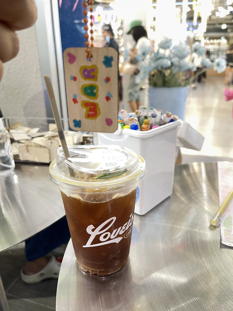 noah_ying's tweet photo. ไปแกลวันเกิดน้องวอร์ LOVEiS CAFE ,ꜰʀɪᴇɴᴅʟʏ ᴍᴇ ᴄᴀꜰᴇ ,𝐆𝐫𝐞𝐞𝐭 𝐂𝐚𝐟𝐞 𝐒𝐚𝐦𝐲𝐚𝐧 , eattention pleas 4 แกล ได้กาแฟมา 6 ทานร้าน 2 นำกลับ 4 และของน่ารักๆ อีกเพียบ ☕️🎁🥰
#HBD32ndAllForWanarat 
#aWARplatonicus 
#32StarOneWar
#32thwarverse
@warwanarat #warwanarat https://t.co/yfvvV2PHqb