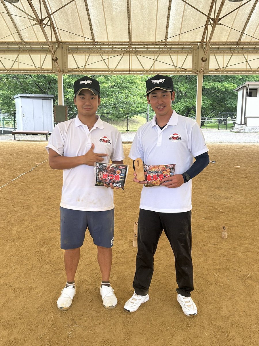 souei57's tweet photo. 本日は大雨により出場予定の大会が中止に！！

雨天緊急大会in滋賀を実施しました👍

クマザキと低空選抜で出場し優勝🥇

低空強打遠投に振り切った戦略。楽しかった😆

参加いただいたみなさま、ありがとうございました😭 https://t.co/arZeaswIxn