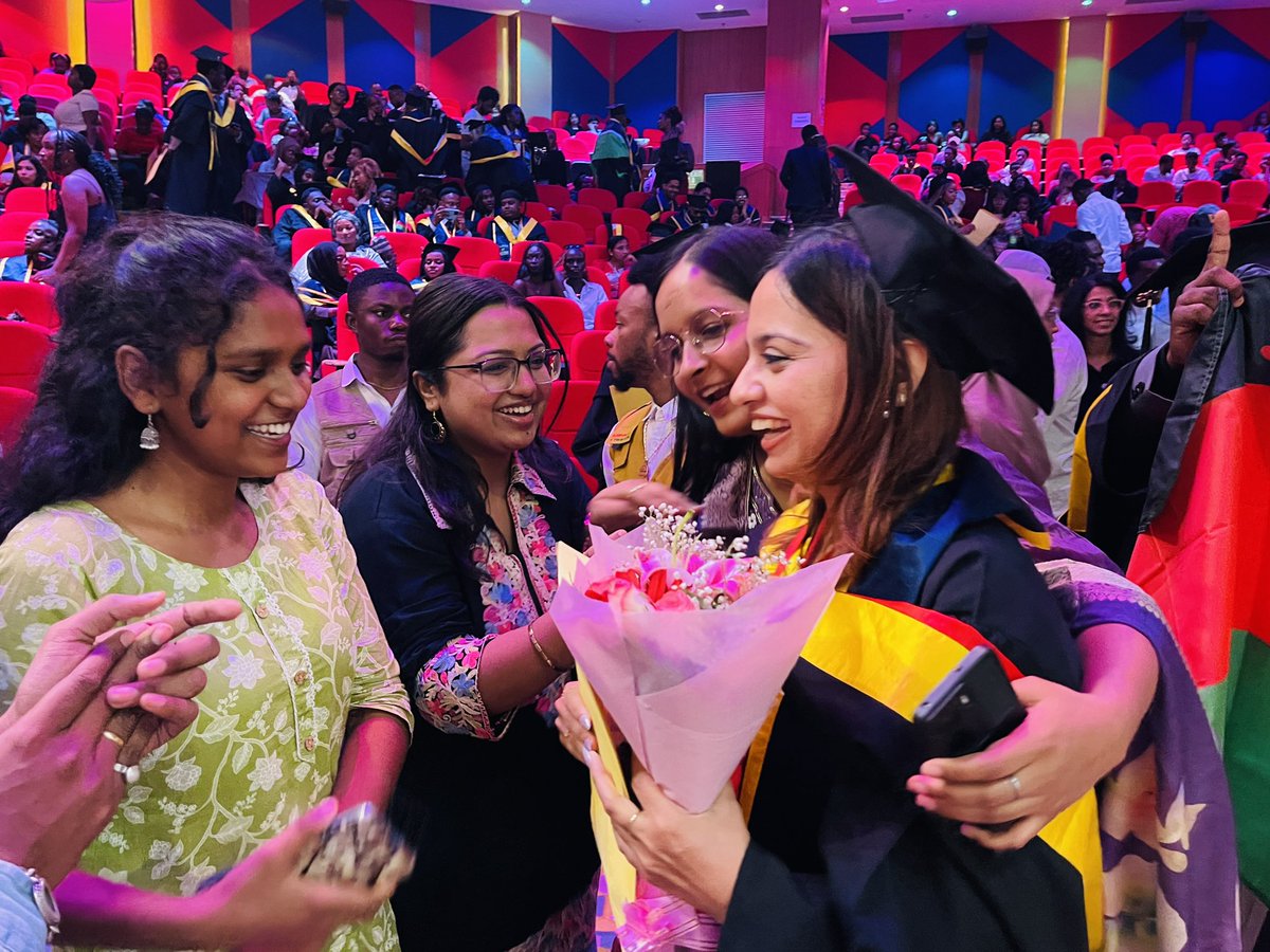 BADRITIWARI130's tweet photo. Cap is in the Air,
Degree is in the Hand 👍
👉Congratulations xori
Finally you did it ❤️💐
#Graduation #Geneticengineering https://t.co/FukGCEoAhe